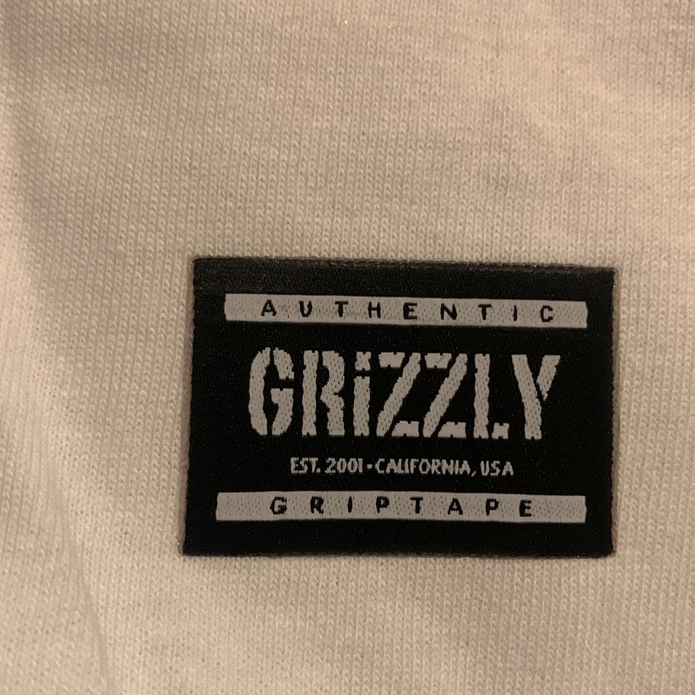 NWT GRIZZLY GRIP TAPE AUTHENTIC MEDIUM WHITE TEE WITH BLACK TYPE LOGO - Picture 4 of 6